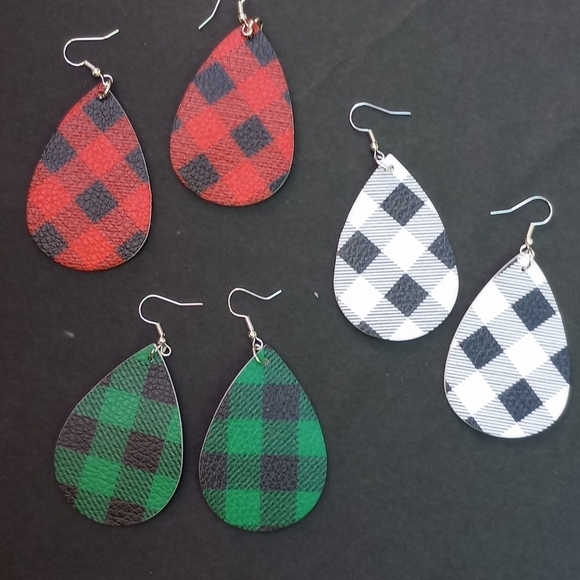 5 for $25 Buffalo Plaid Leather Earrings Black White 5 Holiday Earrings NEW - Picture 2 of 7